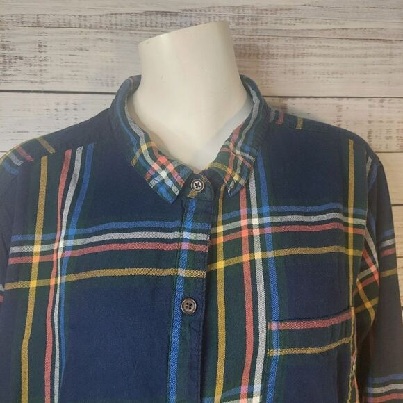 Old Navy Classic Flannel Women’s Sz XXL Navy Blue Plaid Button Up Shirt - Picture 2 of 8